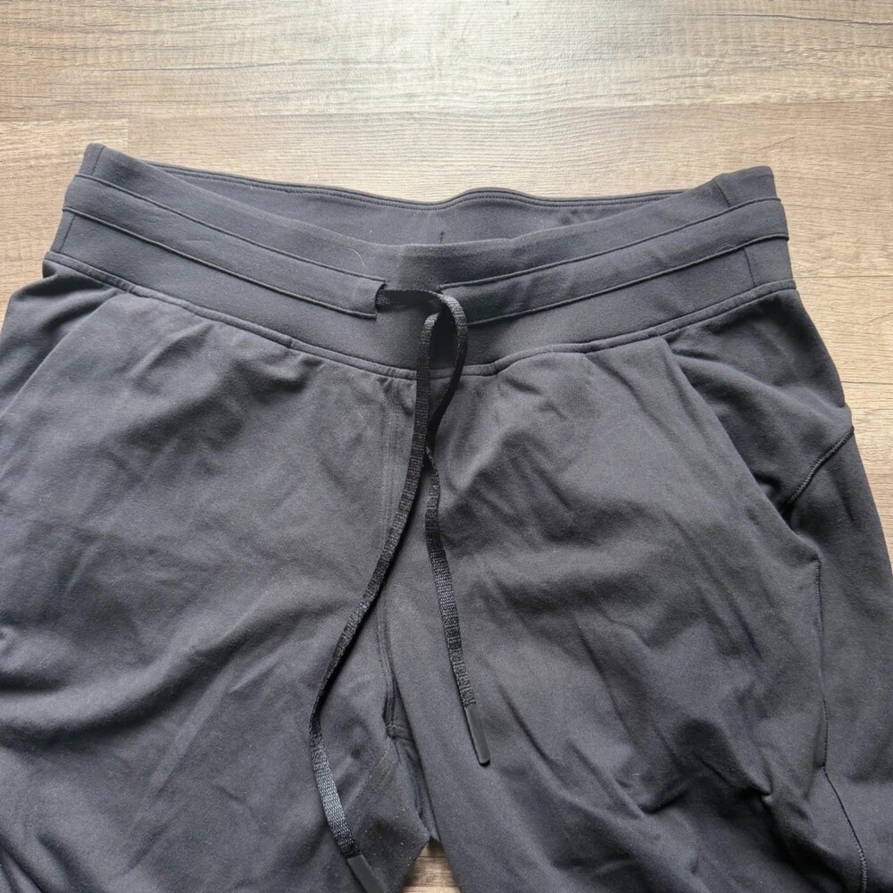 Lululemon Black Jogger Pants With Drawstring Waist & Cuffed Ankles - Size 8 or 1 - Picture 2 of 4